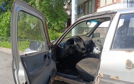 Chevrolet Niva I рестайлинг, 2005 год, 60 000 рублей, 7 фотография