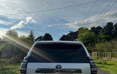 Toyota Land Cruiser Prado 150 рестайлинг 2, 2021 год, 10 000 000 рублей, 4 фотография