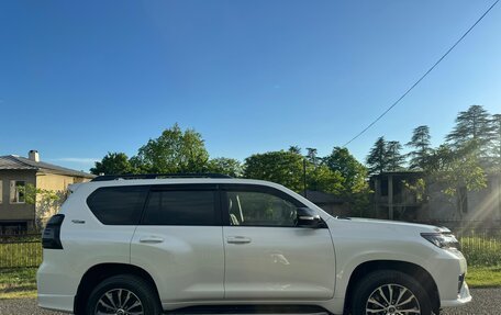 Toyota Land Cruiser Prado 150 рестайлинг 2, 2021 год, 10 000 000 рублей, 6 фотография
