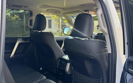 Toyota Land Cruiser Prado 150 рестайлинг 2, 2021 год, 10 000 000 рублей, 10 фотография