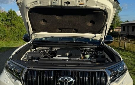 Toyota Land Cruiser Prado 150 рестайлинг 2, 2021 год, 10 000 000 рублей, 13 фотография