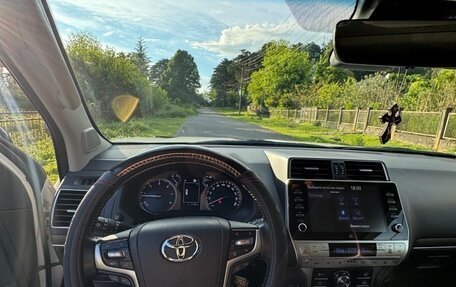 Toyota Land Cruiser Prado 150 рестайлинг 2, 2021 год, 10 000 000 рублей, 19 фотография