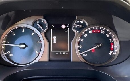 Toyota Land Cruiser Prado 150 рестайлинг 2, 2021 год, 10 000 000 рублей, 12 фотография