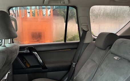 Toyota Land Cruiser Prado 150 рестайлинг 2, 2011 год, 2 400 000 рублей, 10 фотография