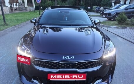KIA Stinger I, 2022 год, 3 690 000 рублей, 2 фотография