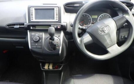 Toyota Wish II, 2013 год, 1 100 000 рублей, 4 фотография