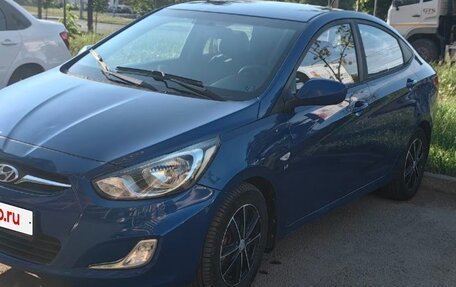 Hyundai Solaris II рестайлинг, 2011 год, 700 000 рублей, 1 фотография