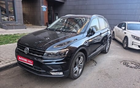 Volkswagen Tiguan II, 2018 год, 1 930 000 рублей, 1 фотография
