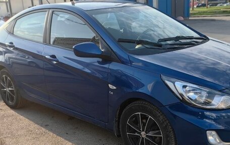 Hyundai Solaris II рестайлинг, 2011 год, 700 000 рублей, 8 фотография