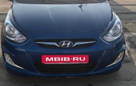 Hyundai Solaris II рестайлинг, 2011 год, 700 000 рублей, 9 фотография
