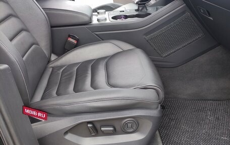 Volkswagen Touareg III, 2018 год, 3 750 000 рублей, 13 фотография