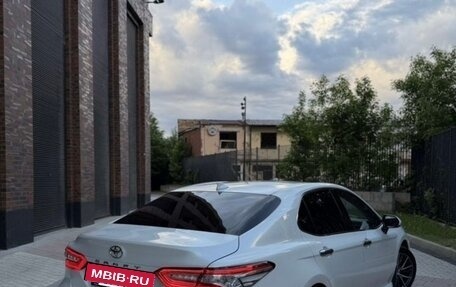 Toyota Camry, 2021 год, 3 500 000 рублей, 2 фотография