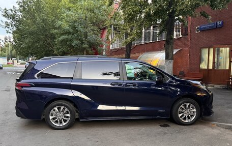 Toyota Sienna, 2020 год, 3 449 000 рублей, 2 фотография
