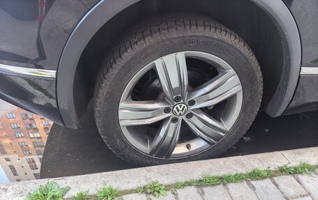 Volkswagen Tiguan II, 2018 год, 1 930 000 рублей, 7 фотография