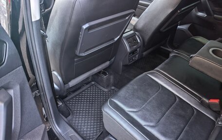 Volkswagen Tiguan II, 2018 год, 1 930 000 рублей, 8 фотография