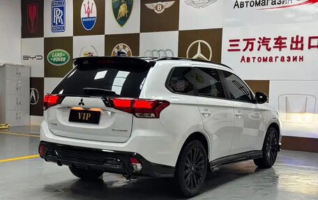 Mitsubishi Outlander III рестайлинг 3, 2022 год, 1 702 000 рублей, 6 фотография