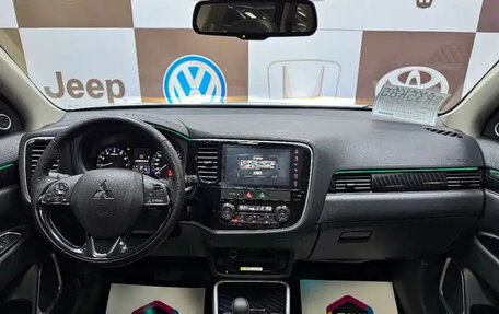 Mitsubishi Outlander III рестайлинг 3, 2022 год, 1 702 000 рублей, 9 фотография