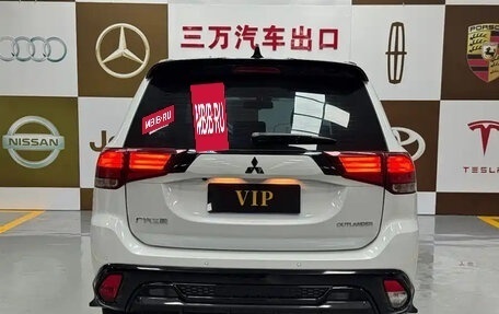 Mitsubishi Outlander III рестайлинг 3, 2022 год, 1 702 000 рублей, 5 фотография