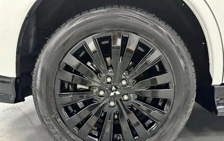 Mitsubishi Outlander III рестайлинг 3, 2022 год, 1 702 000 рублей, 15 фотография