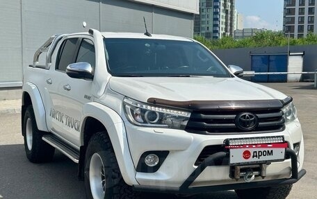 Toyota Hilux VIII, 2018 год, 6 000 000 рублей, 3 фотография
