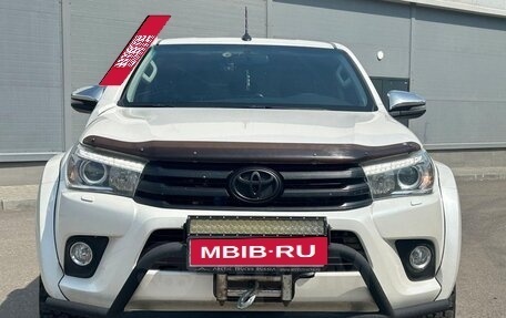 Toyota Hilux VIII, 2018 год, 6 000 000 рублей, 2 фотография