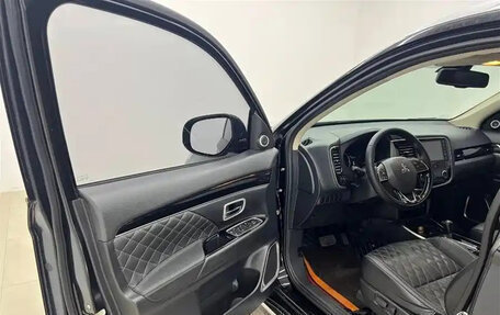 Mitsubishi Outlander III рестайлинг 3, 2022 год, 1 665 000 рублей, 7 фотография