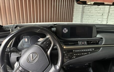 Lexus ES VII, 2020 год, 3 600 000 рублей, 1 фотография