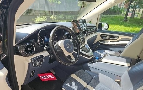 Mercedes-Benz V-Класс, 2023 год, 6 000 000 рублей, 3 фотография