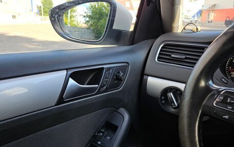 Volkswagen Jetta VI, 2013 год, 1 150 000 рублей, 14 фотография