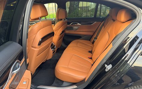 BMW 7 серия, 2018 год, 4 800 000 рублей, 15 фотография