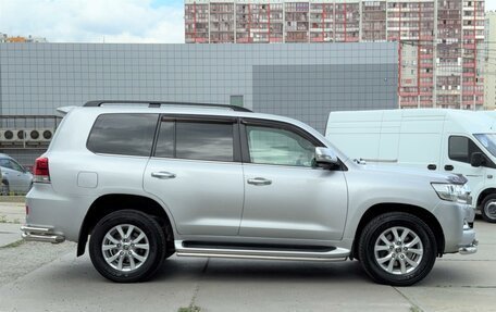 Toyota Land Cruiser 200, 2018 год, 5 200 000 рублей, 4 фотография
