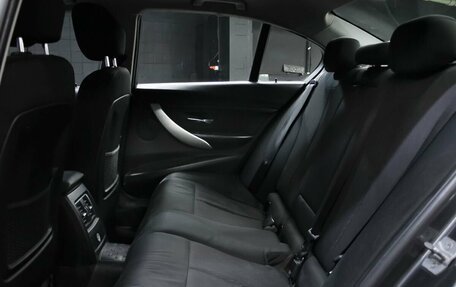 BMW 3 серия, 2018 год, 1 247 000 рублей, 9 фотография