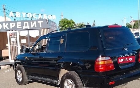 Toyota Land Cruiser 100 рестайлинг 2, 2000 год, 2 300 000 рублей, 2 фотография