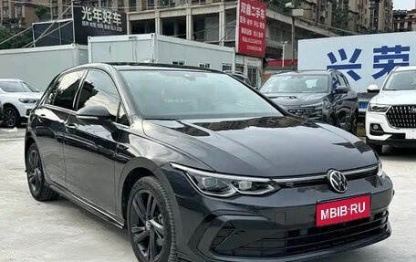 Volkswagen Golf VIII, 2023 год, 1 780 000 рублей, 1 фотография