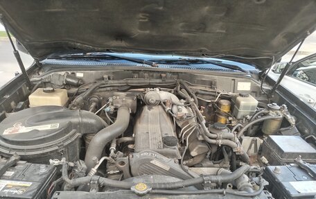Toyota Land Cruiser 100 рестайлинг 2, 2000 год, 2 300 000 рублей, 8 фотография