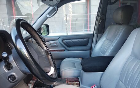 Toyota Land Cruiser 100 рестайлинг 2, 2000 год, 2 300 000 рублей, 14 фотография