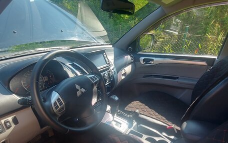 Mitsubishi Pajero Sport II рестайлинг, 2010 год, 1 700 000 рублей, 24 фотография