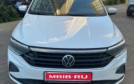 Volkswagen Polo VI (EU Market), 2021 год, 1 750 000 рублей, 2 фотография