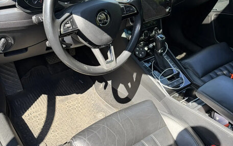 Skoda Superb III рестайлинг, 2018 год, 1 990 000 рублей, 5 фотография