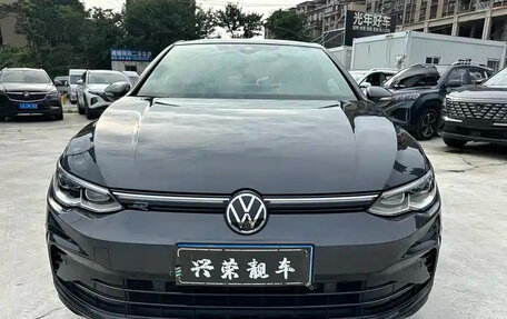 Volkswagen Golf VIII, 2023 год, 1 780 000 рублей, 2 фотография