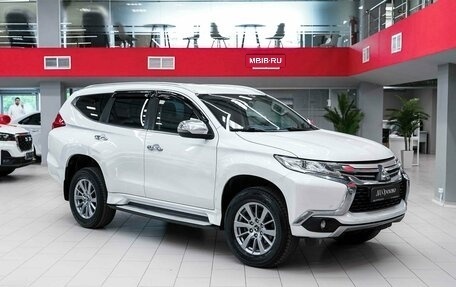 Mitsubishi Pajero Sport III рестайлинг, 2018 год, 2 590 000 рублей, 3 фотография
