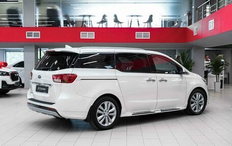 KIA Carnival III, 2018 год, 2 490 000 рублей, 2 фотография