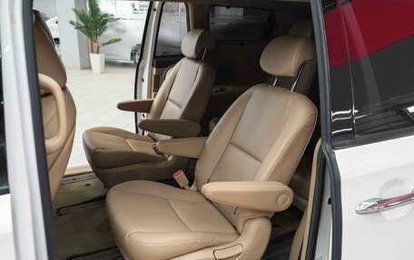 KIA Carnival III, 2018 год, 2 490 000 рублей, 9 фотография