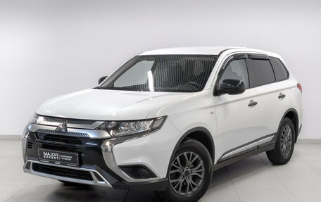 Mitsubishi Outlander III рестайлинг 3, 2019 год, 1 950 000 рублей, 1 фотография