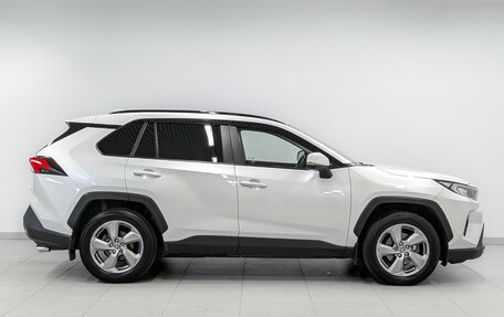Toyota RAV4, 2021 год, 3 525 000 рублей, 4 фотография