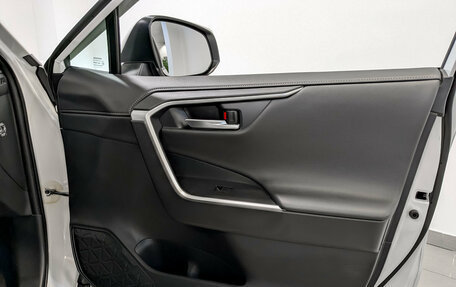 Toyota RAV4, 2021 год, 3 525 000 рублей, 24 фотография