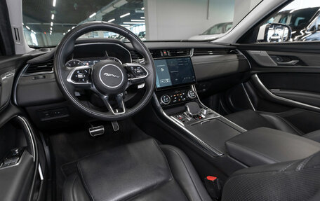 Jaguar XF II, 2021 год, 4 500 000 рублей, 7 фотография
