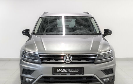 Volkswagen Tiguan II, 2018 год, 2 425 000 рублей, 2 фотография