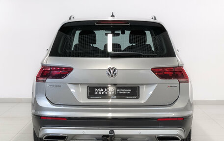 Volkswagen Tiguan II, 2018 год, 2 425 000 рублей, 6 фотография