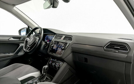 Volkswagen Tiguan II, 2018 год, 2 425 000 рублей, 11 фотография
